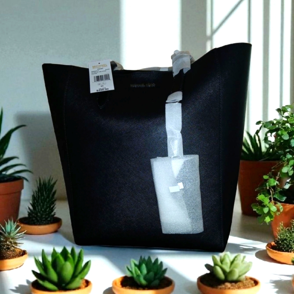 NWT Elegant Michael Kors Black Tote Bag With Attached Key Chain Card Wallet